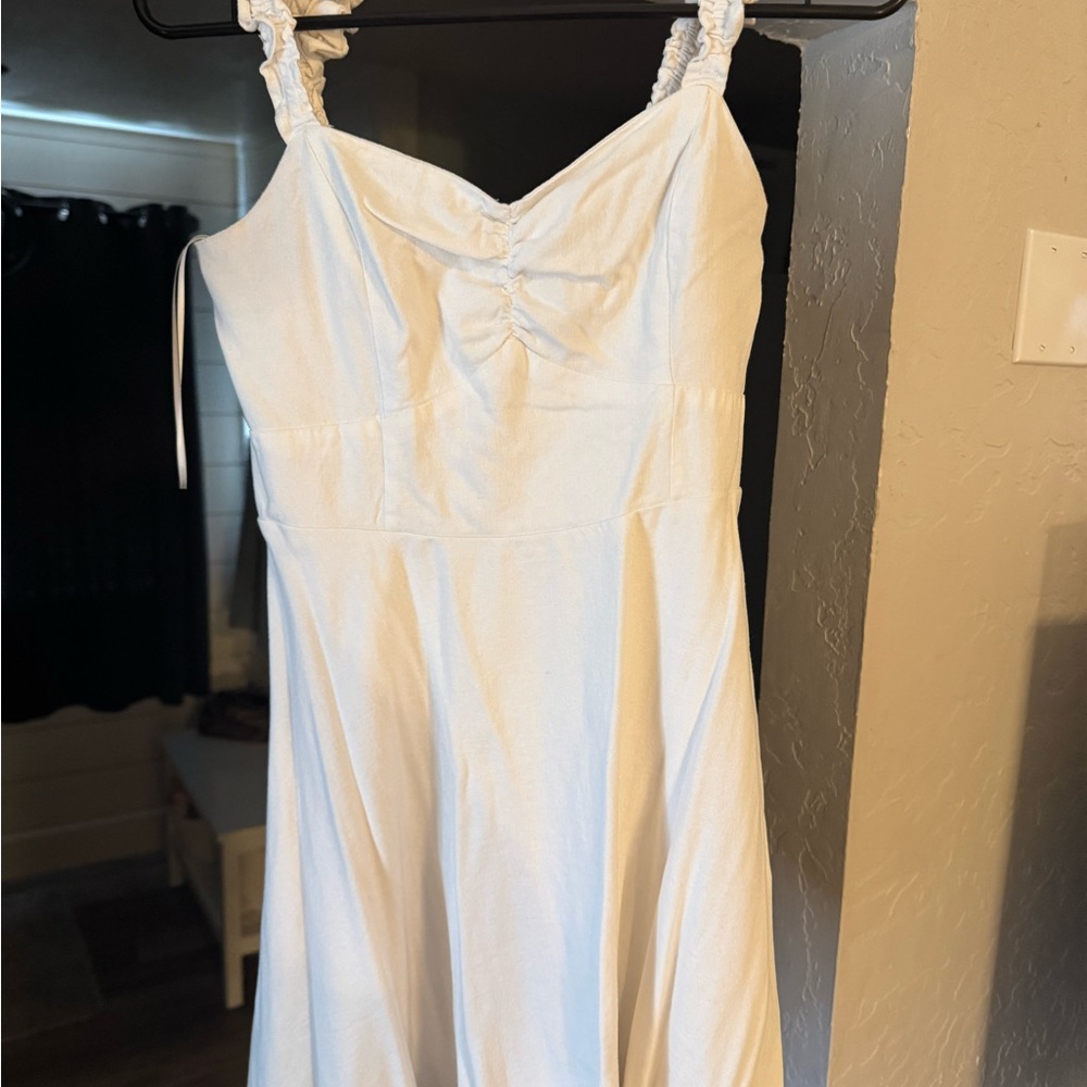 White Sleeveless Dress